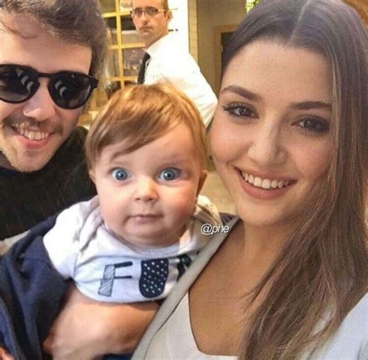 Hande Erçel Husband, Age, Boyfriend, Religion, Family & More