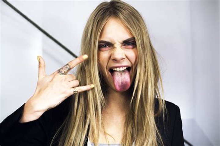 
How Much Money Does Cara Delevingne Make? Latest Income Salary
