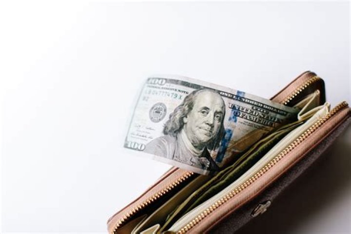 
How Much Money Does Damien Chazelle Make? Latest Income Salary
