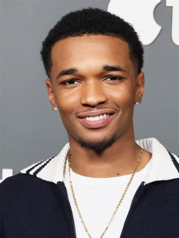 Isaiah Hill Archives - Celebrities: Wiki, Age, Height, Net Worth, Relationship