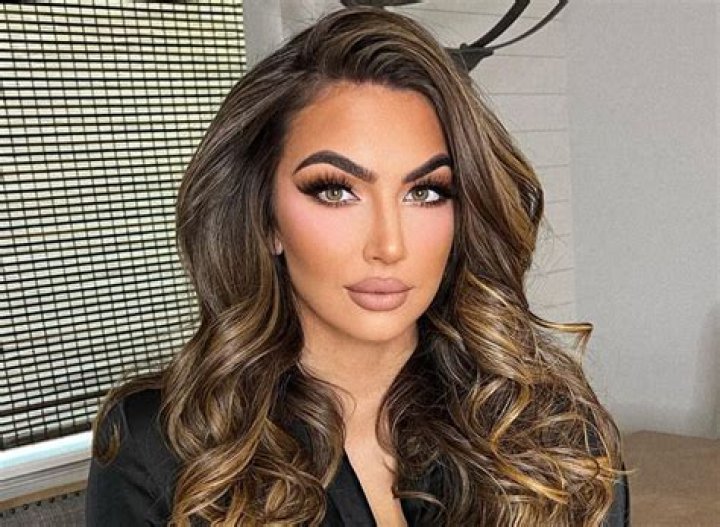 Jessica McKay in Bathing Suit is "Daydreaming" — Celebwell