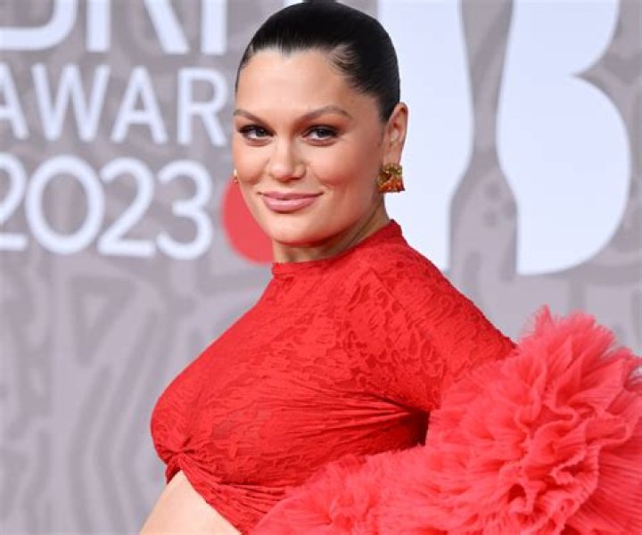 Jessie J in Bathing Suit Has a "Happy Birthday" — Celebwell
