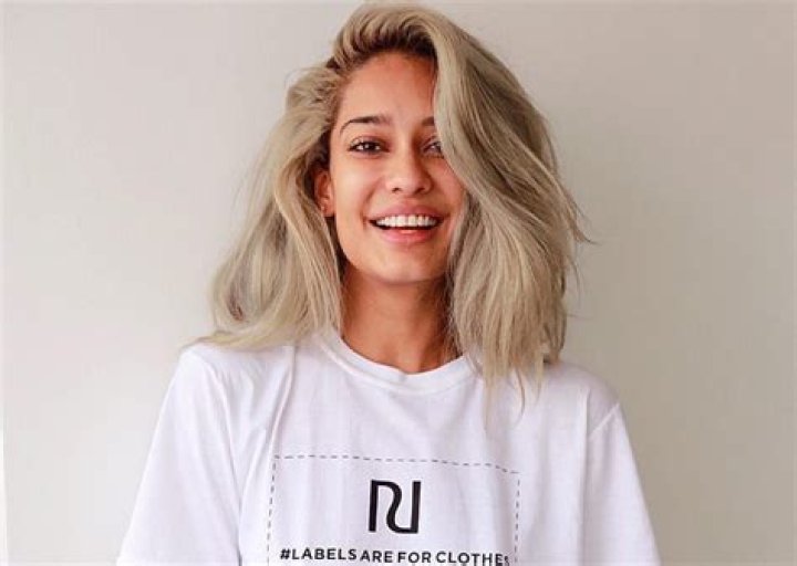 Lisa Haydon in Bathing Suit Says "Weeeeee"  — Celebwell