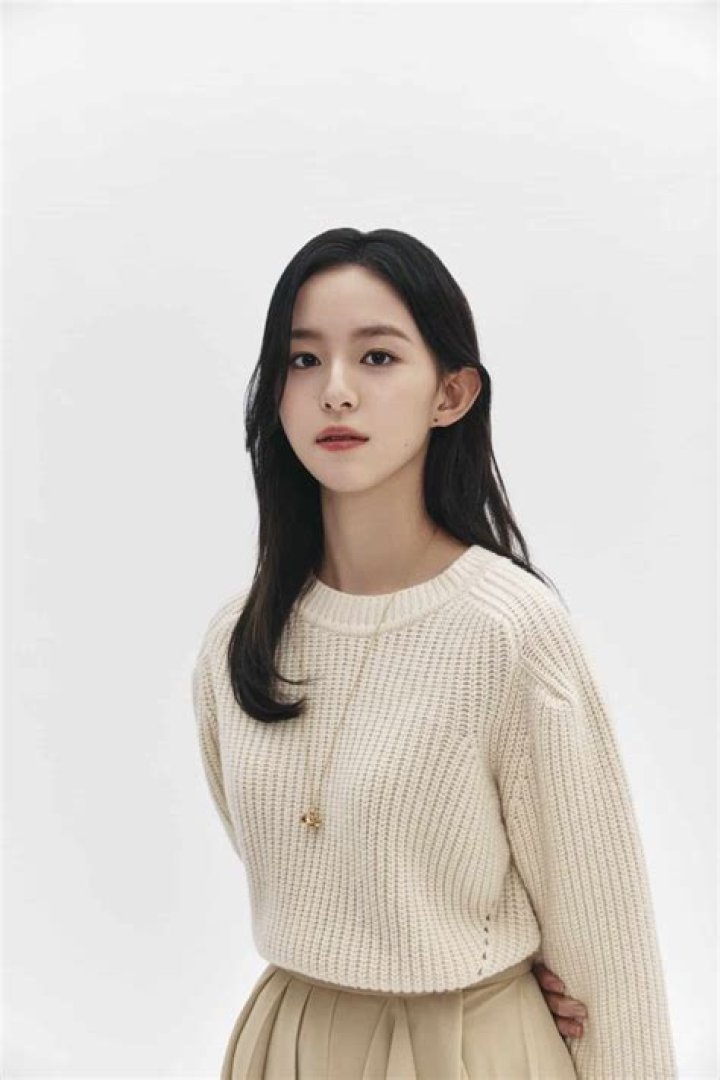 Park Ji Hoo Wiki, Age, Boyfriend, Height & Net Worth