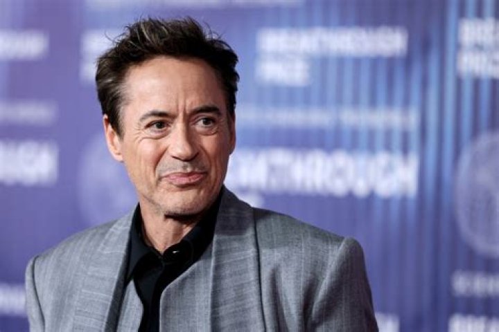 Robert Downey Jr. Body Measurements Height Weight Shoe Size Age Stats