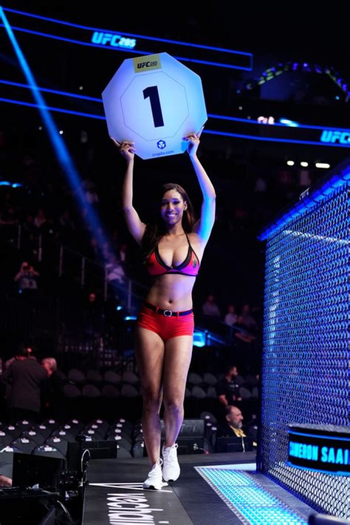 UFC Octagon Girl Brookliyn Wren Shares Swimsuit Photo and “Is Magic”